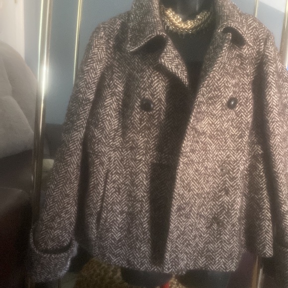 COPY - Jacket - Picture 3 of 6